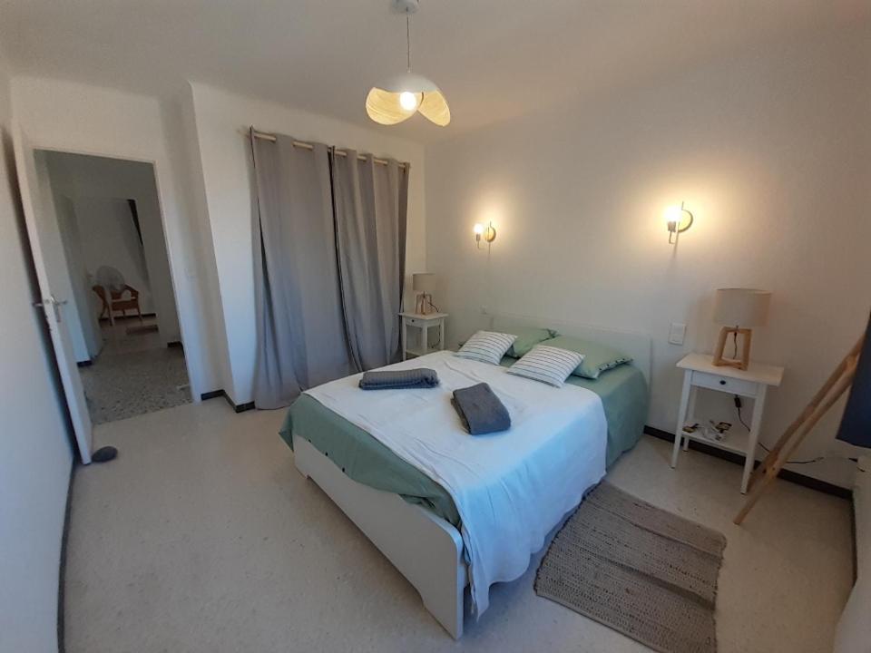 Beaux Appartements 3 Pieces Avec Espaces Exterieurs Et Parking - Proche Plage อิแยร์ ภายนอก รูปภาพ