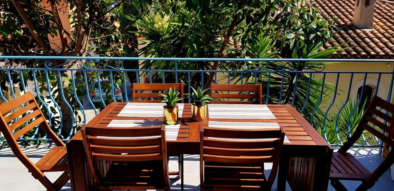 Beaux Appartements 3 Pieces Avec Espaces Exterieurs Et Parking - Proche Plage อิแยร์ ภายนอก รูปภาพ