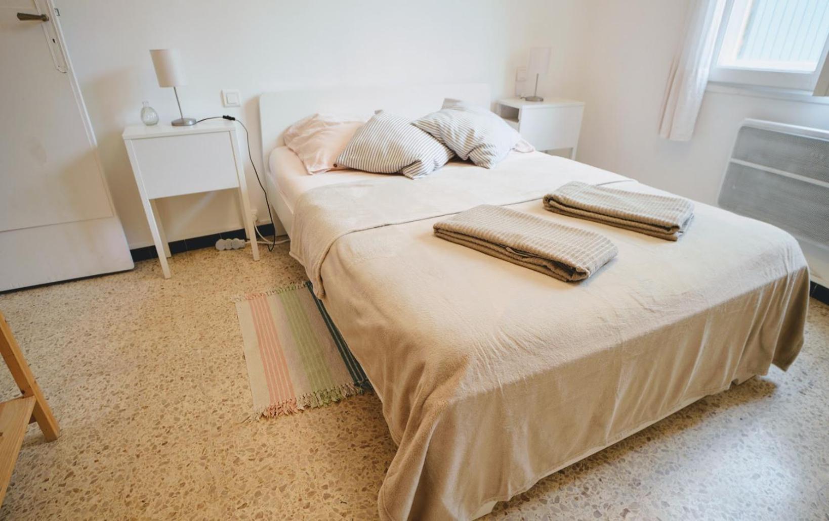 Beaux Appartements 3 Pieces Avec Espaces Exterieurs Et Parking - Proche Plage อิแยร์ ภายนอก รูปภาพ
